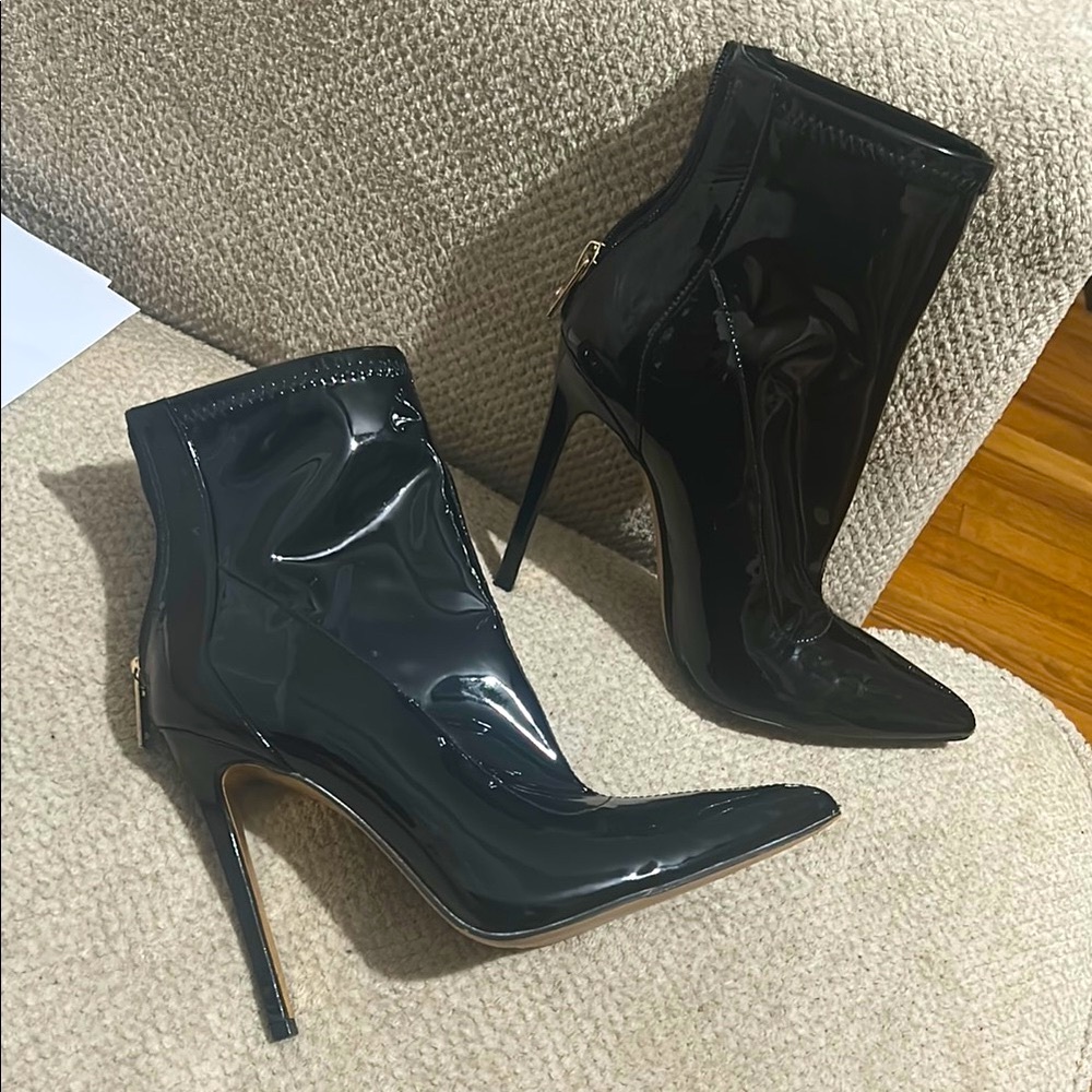 JLO Jennifer Lopez Black Patent Leather Ankle Boots - Picture 2 of 7
